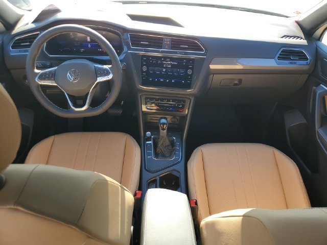 Certified 2023 Volkswagen Tiguan SE w/ Panoramic Sunroof Package FWD image 21