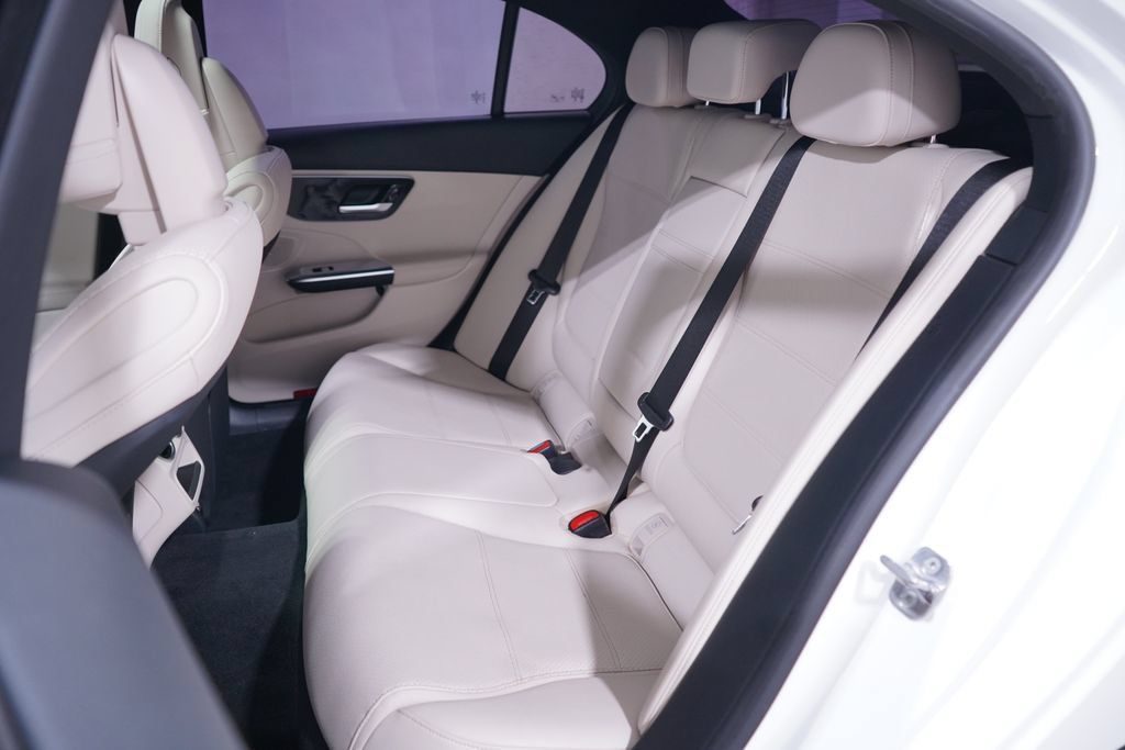 Used 2024 Mercedes-Benz C 300 Sedan image 10