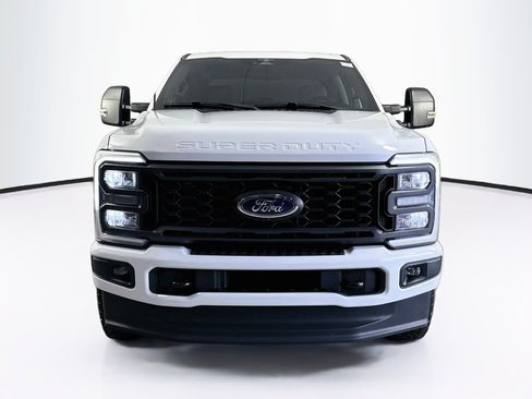 Used 2023 Ford F250 XL w/ STX Appearance Package AWD/4WD image 2