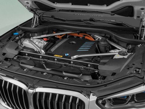 Used 2023 BMW X5 xDrive45e w/ Executive Package AWD/4WD image 15