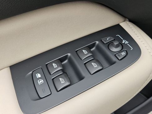 New 2026 Volvo XC60 B5 Core image 40