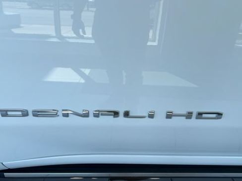 Used 2025 GMC Sierra 2500 Denali w/ Denali Reserve Package AWD/4WD image 28