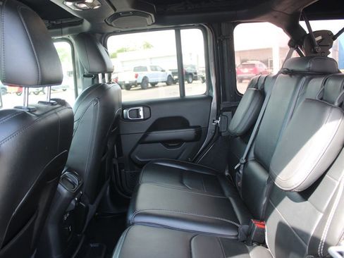 Used 2023 Jeep Wrangler Unlimited Sahara w/ Cold Weather Group AWD/4WD image 17