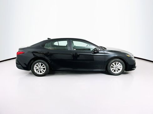 Used 2025 Toyota Camry LE image 10