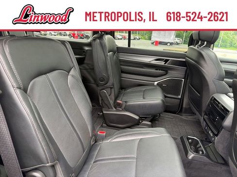 Used 2024 Jeep Wagoneer Series II AWD/4WD image 12