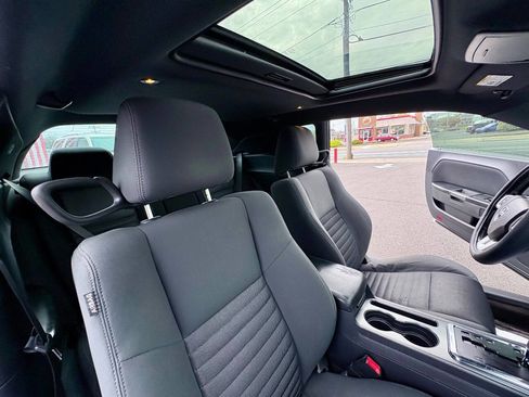 Used 2012 Dodge Challenger R/T w/ Electronics Convenience Group image 24