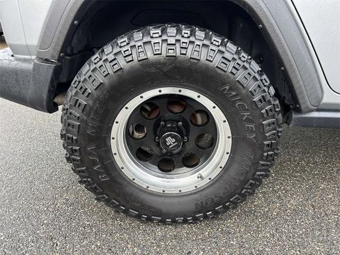 Used 2018 Jeep Wrangler Unlimited Sport image 29