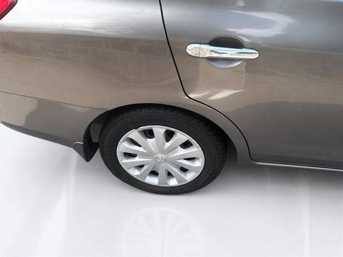 Used 2012 Nissan Versa SV FWD image 23