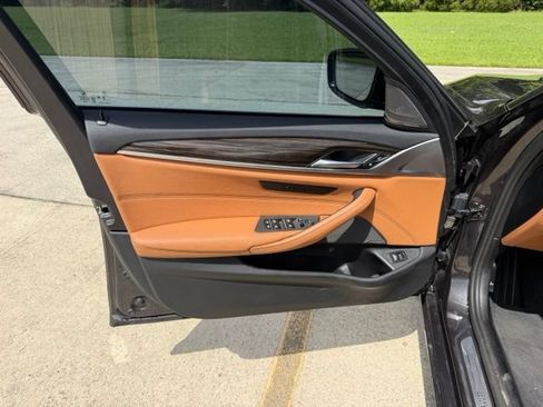Used 2023 BMW 540i w/ Executive Package RWD image 13