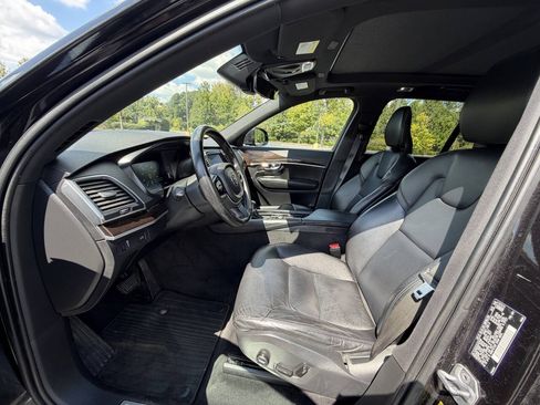 Used 2019 Volvo XC90 T5 Momentum FWD image 9
