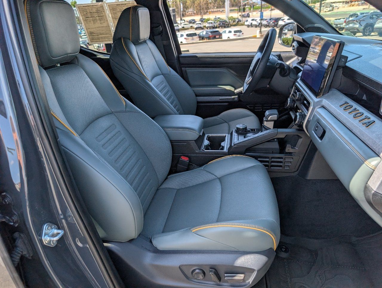 Used 2025 Toyota Tacoma 4x4 Double Cab Hybrid image 8