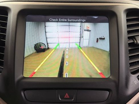 Used 2015 Jeep Cherokee Latitude w/ Comfort/Convenience Group AWD/4WD image 51