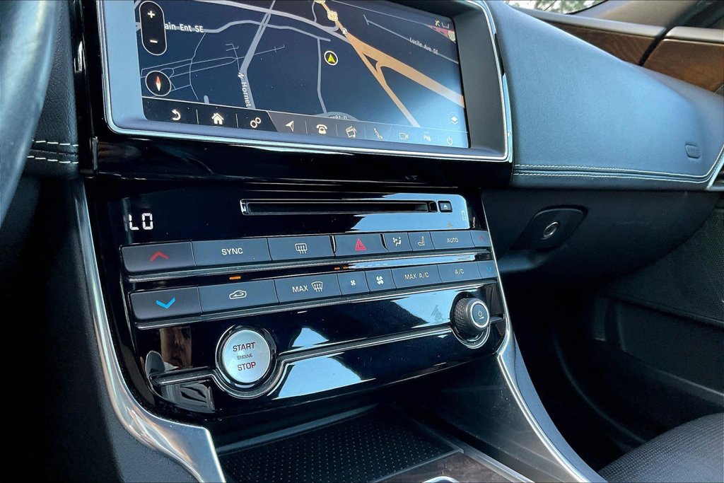 Used 2017 Jaguar XE R-Sport AWD/4WD image 14
