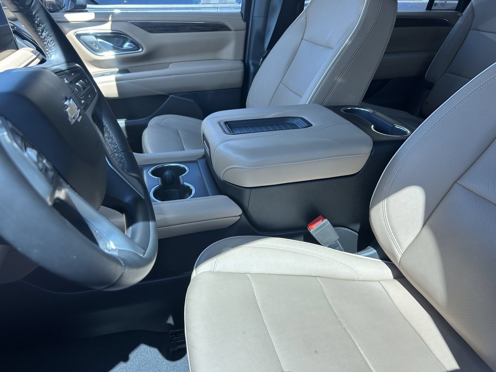 Used 2023 Chevrolet Suburban Premier AWD/4WD image 10