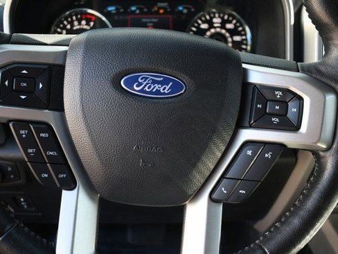 Used 2020 Ford F150 Lariat image 13