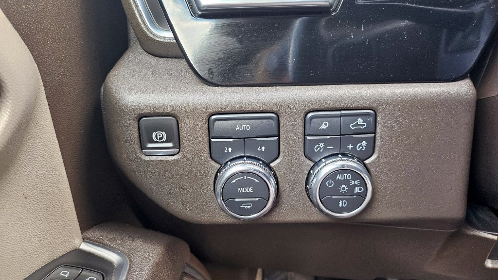 Used 2025 GMC Sierra 1500 SLT AWD/4WD image 32