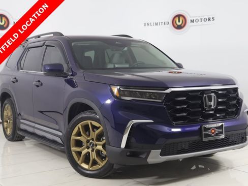 Used 2024 Honda Pilot Touring image 1
