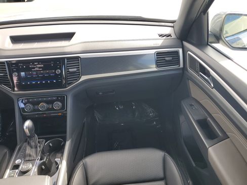 Used 2023 Volkswagen Atlas Cross Sport SEL image 15