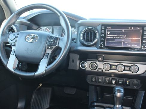 Used 2020 Toyota Tacoma TRD Off-Road image 23