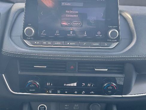 Used 2023 Nissan Rogue SV image 13