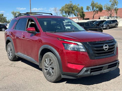 Used 2024 Nissan Pathfinder SV w/ Black Appearance Package image 3
