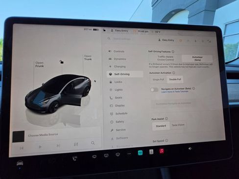 Used 2022 Tesla Model 3 Long Range AWD/4WD image 40