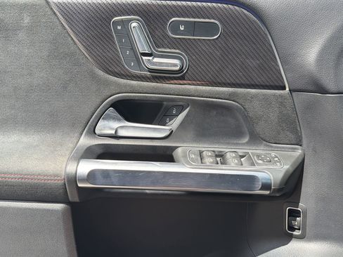 Used 2025 Mercedes-Benz GLB 35 AMG 4MATIC image 24