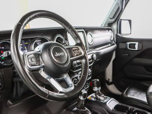 Used 2023 Jeep Wrangler Unlimited Sahara w/ Cold Weather Group AWD/4WD image 24