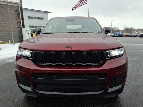 Used 2024 Jeep Grand Cherokee L Altitude AWD/4WD image 8