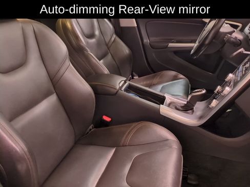 Used 2017 Volvo V60 T5 Cross Country Platinum w/ Climate Package image 12