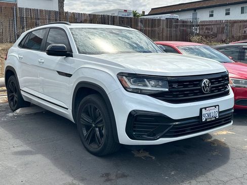 Used 2023 Volkswagen Atlas Cross Sport SEL R-Line AWD/4WD image 2
