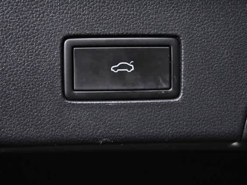 Used 2022 Volkswagen Atlas Cross Sport SE w/ Panoramic Sunroof Package image 12