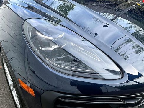 Used 2023 Porsche Macan AWD/4WD image 30
