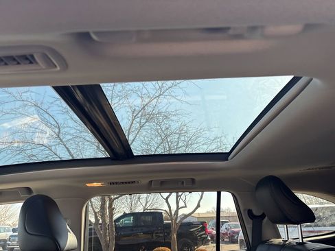 Used 2021 Toyota Highlander Platinum image 11