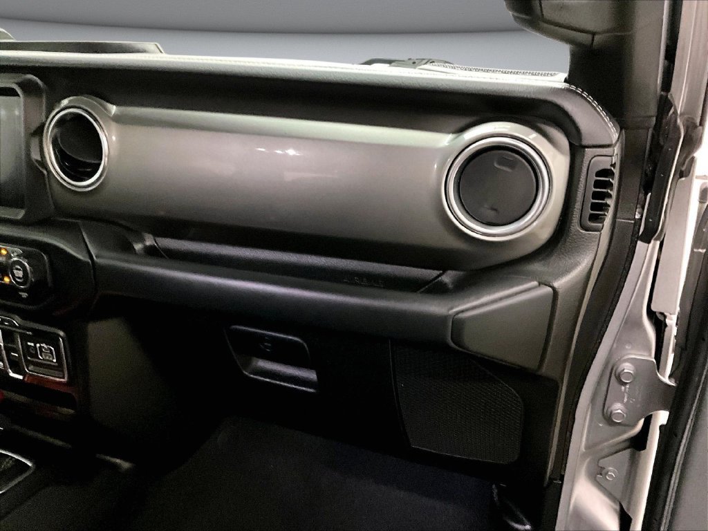 Used 2019 Jeep Wrangler Unlimited Sahara AWD/4WD image 27