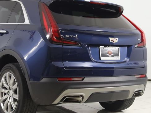 Used 2020 Cadillac XT4 Premium Luxury w/ Cold Weather Package FWD image 24