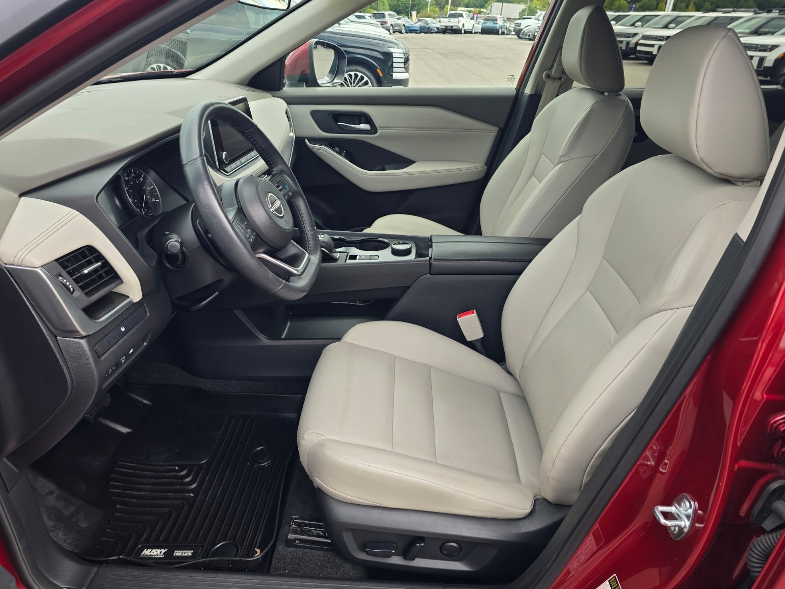 Used 2024 Nissan Rogue SV w/ SV Premium Package AWD/4WD image 11