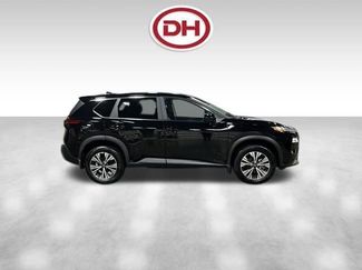 Used 2023 Nissan Rogue SV video 2