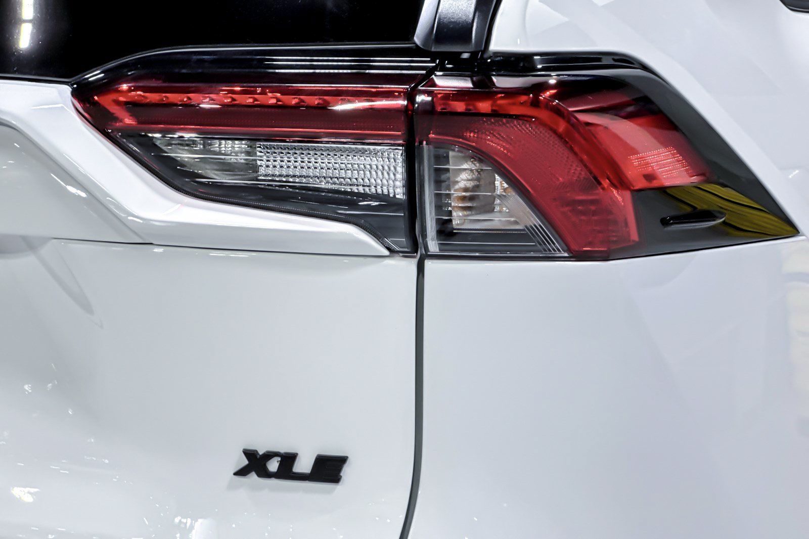 Used 2025 Toyota RAV4 XLE FWD image 27