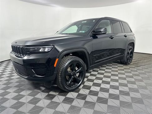 Certified 2023 Jeep Grand Cherokee Altitude image 1