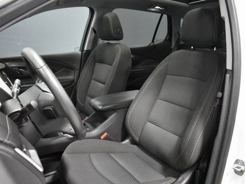 Used 2022 GMC Terrain SLE w/ Driver Convenience Package image 5