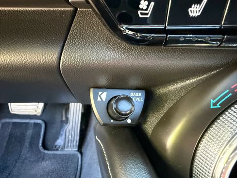 Used 2018 Chevrolet Camaro SS RWD image 30
