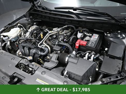 Used 2024 Nissan Altima 2.5 SV image 14