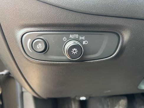 Used 2024 Chevrolet Equinox RS FWD image 11