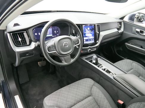 Certified 2023 Volvo XC60 B5 Core AWD/4WD image 12