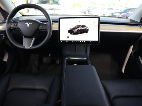 Used 2023 Tesla Model Y Long Range AWD/4WD image 28