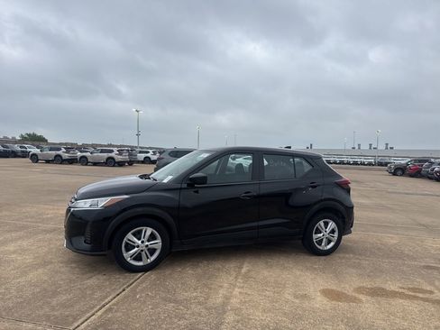 Certified 2023 Nissan Kicks S FWD image 11