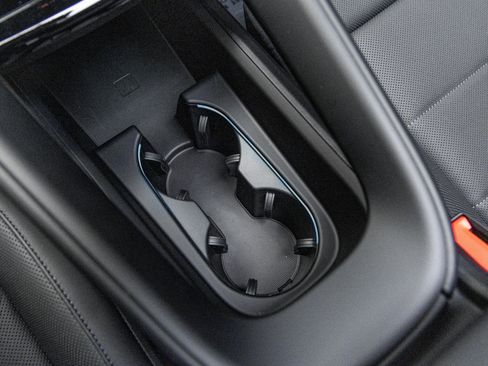 New 2026 Porsche Macan 4S Electric image 23