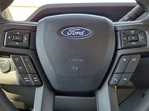 Used 2022 Ford E-350 and Econoline 350 Super Duty image 24