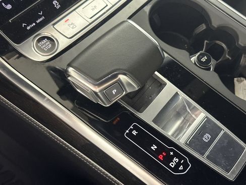 Used 2024 Audi Q8 Prestige w/ Prestige Package AWD/4WD image 7